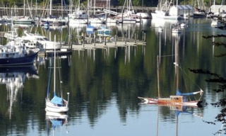 The schooner Ky-lo-kirmar awash in Port Madison.