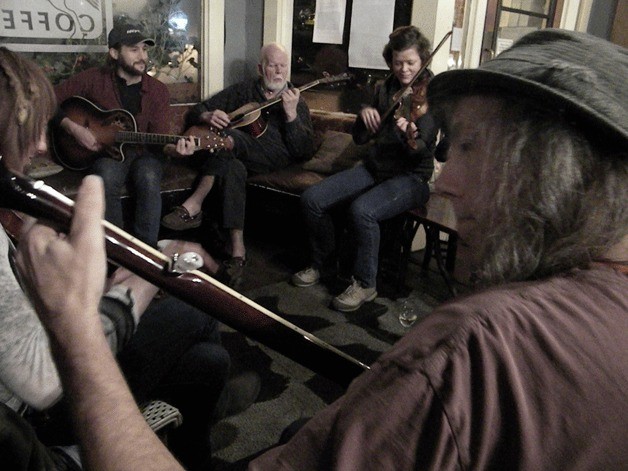 Pickers and players jam at the Pegasus.