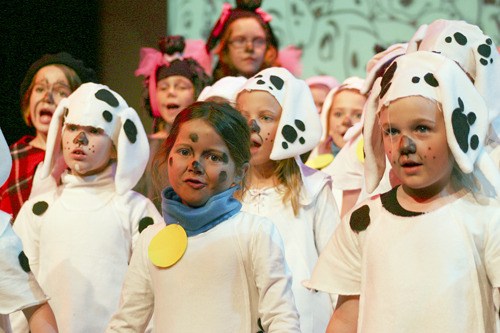 53 Kids 4 Weeks 101 Dalmatians At Bainbridge Performing Arts