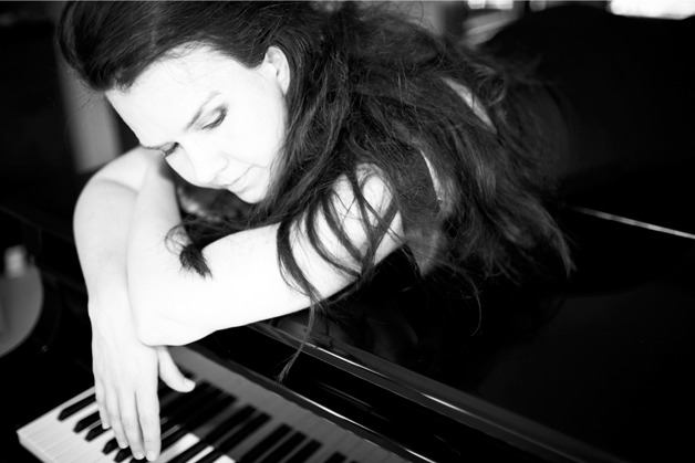 Natalya Ageyeva will perform with Deborah Dewey and Lisa Bergman at 'One Piano - Six Hands' at Saturday