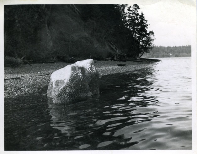 Petroglyph Haleets at Agate Point.