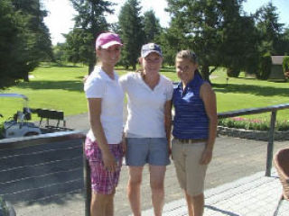 Anna Bourland (center) won a WJGA district title this summer.