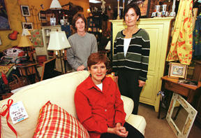 Familiar faces at Dana’s Showhouse – (L-R) Gwen Schmitz