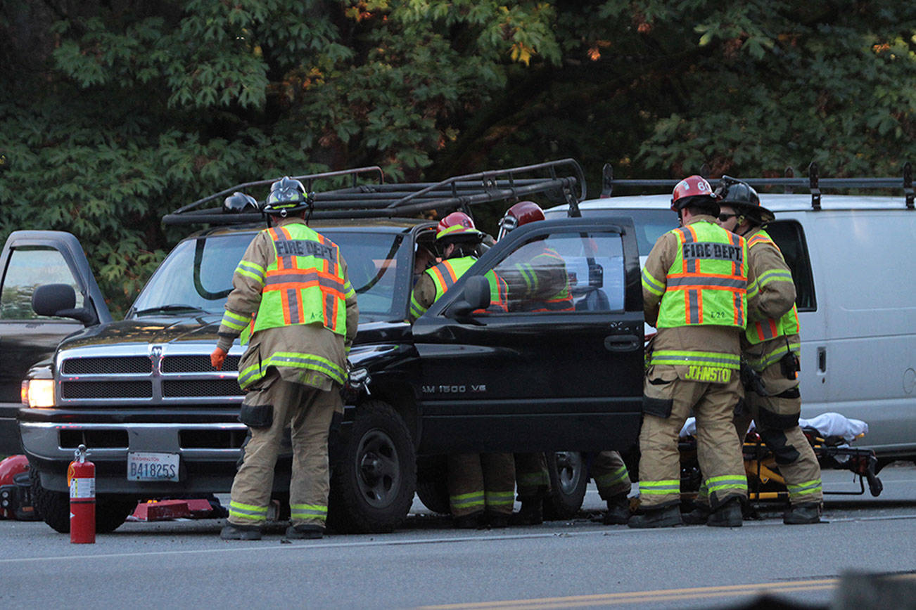 Morning crash on Highway 305 clogs traffic