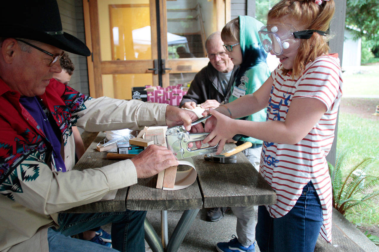 Living ‘On the Frontier’ at Rolling Bay Presbyterian bible school | Photo gallery