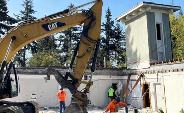 BI police station demolition | Bainbridge Island Review