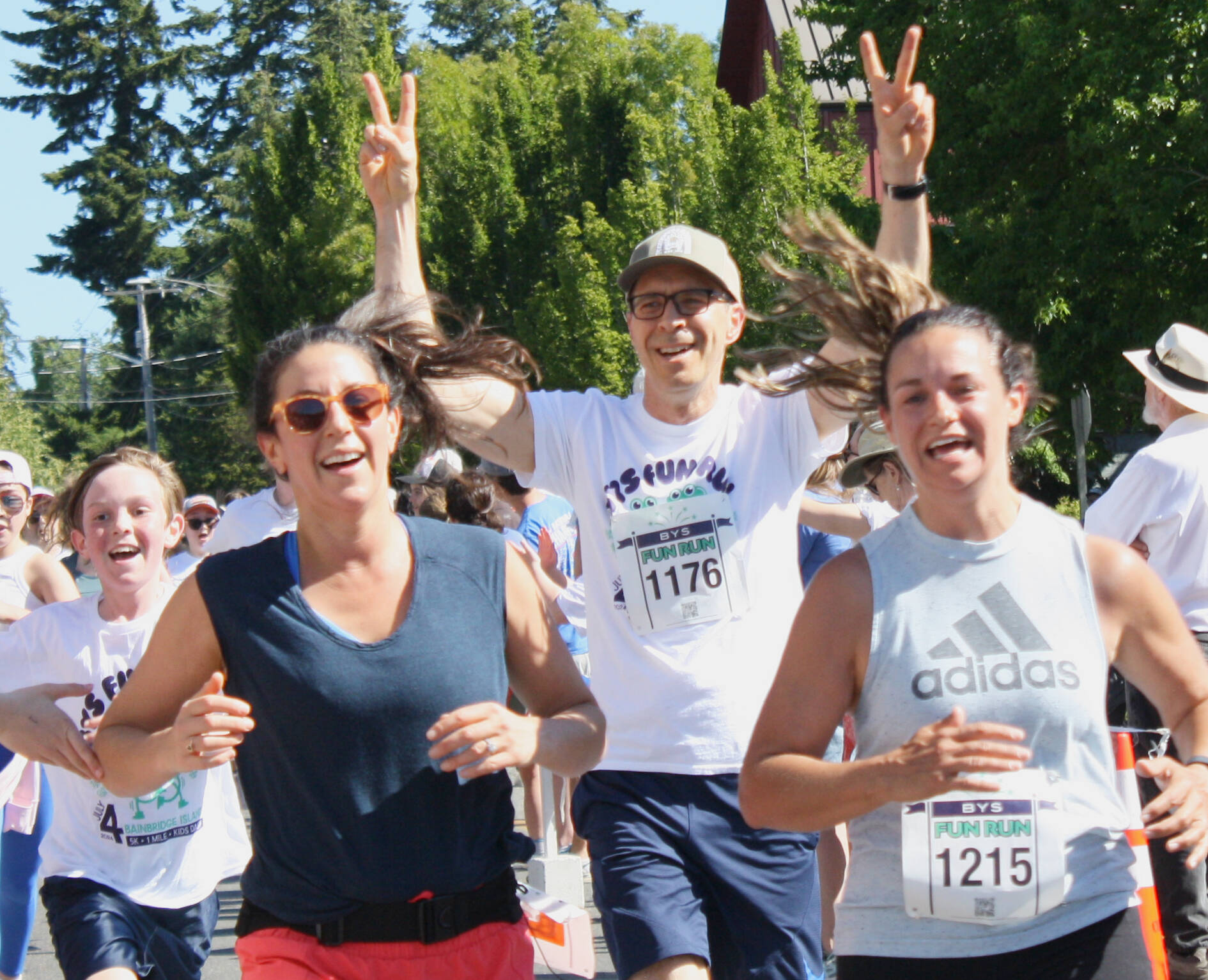 The day kicked off with the Bainbridge Youth Services fun run – with both a 5k and 1k event.